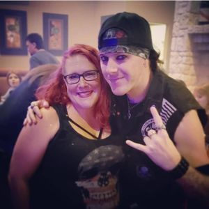 Meet your Posher, Lois